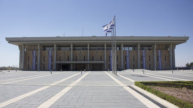 Israel election produces no clear winner as turnout hits 25-year high